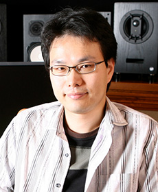 中鶴　潤一